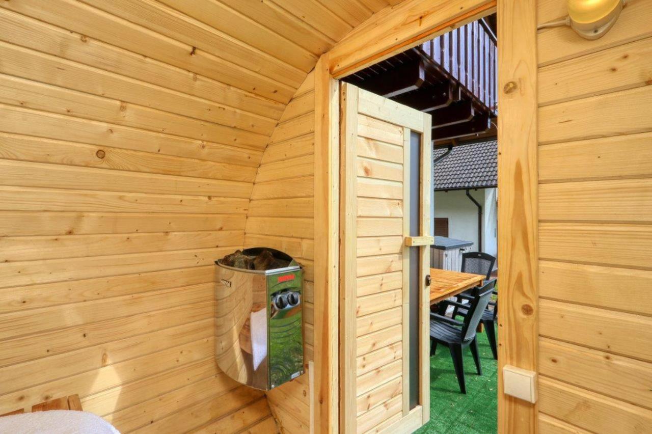 Seepark Kirchheim Ferienhaus Bei Vera Mit Sauna Buitenkant foto