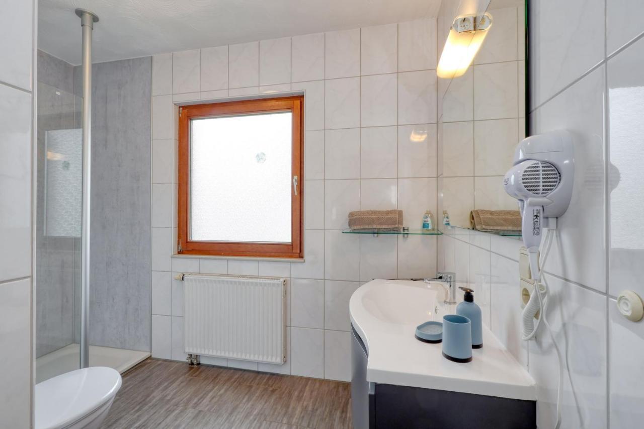 Seepark Kirchheim Ferienhaus Bei Vera Mit Sauna Buitenkant foto