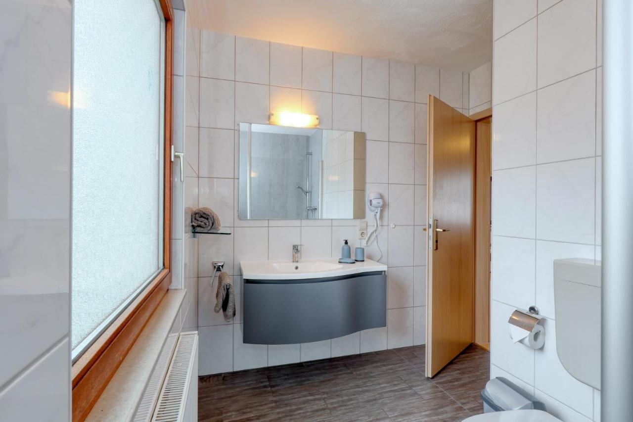 Seepark Kirchheim Ferienhaus Bei Vera Mit Sauna Buitenkant foto